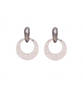 Zilverkleurige oorhangers met een grijs oorstukje