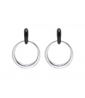 Trendy zilverkleurige oorbellen met een zwart oorstukje