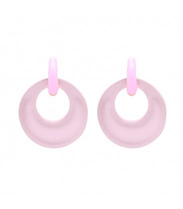 Roze oorbellen met iriserend effect