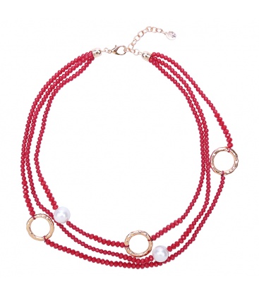 Rode kralen halsketting met parels en iriserende kralen en goudkleurige elementen
