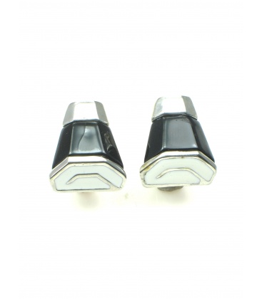 Mooie zwart met witte geometrische mooie oorclips