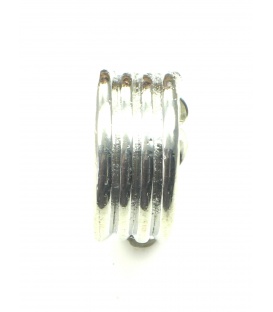 Zilverkleur metalen halfronde oorclips met ribbel patroon