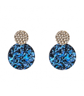 Zwarte oorhangers met blauwe glitter en een goudkleurig bewerkt oorstukje