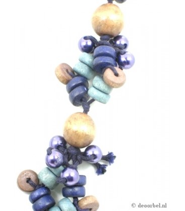 Koordhalsketting met gekleurde houten kralen
