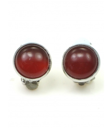 Oorclips met rode inleg 