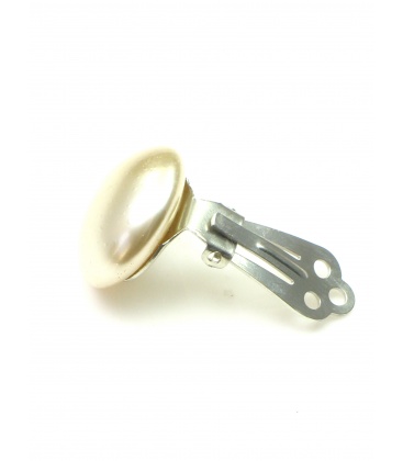 Creme oorclips met kuntsparel 