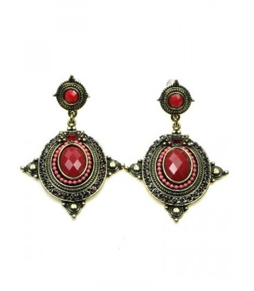 Goudkleurige oorhangers met rode steen en roze kralen