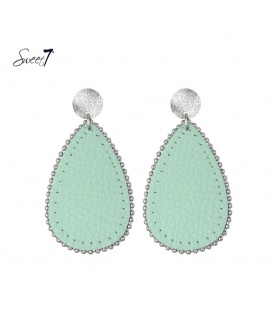 Groene oorbellen met ovale hanger met een zilverkleurig oorstukje