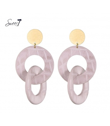 Roze oorbellen met lichte dubbele ringen