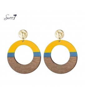 Gekleurde oorbellen met een goudkleurig oorstukje