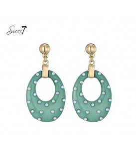 Oorbellen met ovale groene hanger en kleine pareltjes