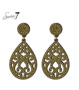 Groene oorbellen met bewerkte ovale hanger 