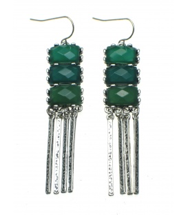 Leuke oorbellen met 3 groene stenen en zilverkleurige staafjes
