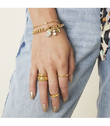 Zilverkleurige ring met verbonden hartjes (16)