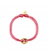 Rode satijnen armband met goudkleurig clipdetail