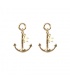 Goudkleurige oorbellen in de vorm van een anker en sterretje