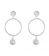 Zilverkleurige oorbellen met kunst parel