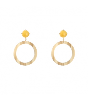 Groen gemeleerde oorhanger met een geel oorstukje