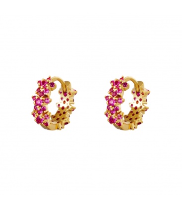 Kleine goudkleurige oorringen met roze bloemetjes 