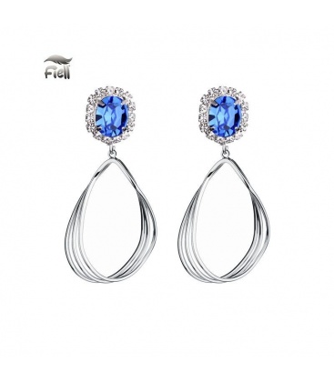 Zilverkleurige oorbellen met blauwe schitterende steen en gedraaide hanger
