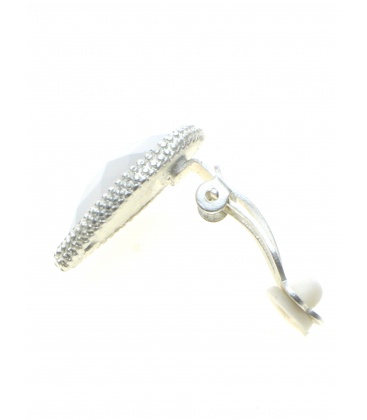 Witte oorclips met een zilverkleurige rand