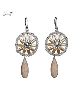 Mooie taupe kleurige oorbellen met kralen