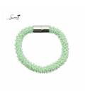 Armband met kleine groene glaskralen en magneetsluiting