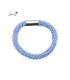 Armband met kleine blauwe glaskralen en magneetsluiting