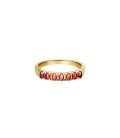 Goudkleurige ring met rode steentjes (18)