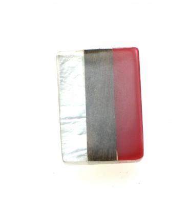 Rood gekleurde vierkante oorclips met hout en parelmoer inleg