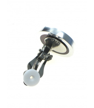 Donker rode oorclips met een zilverkleurige rand van Culture Mix