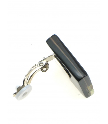 Bruin met zilverkleurige vierkante oorclips van Culture Mix