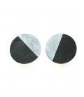 Zwartgrijze ronde oorclips met zilverkleurige inleg