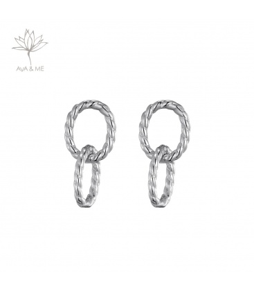 Zilveren oorhangers van 2 ringen en een gedraaid motief 