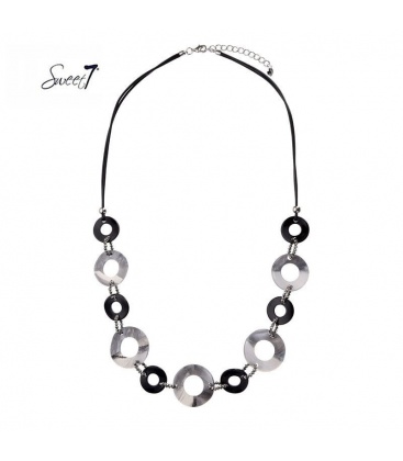 Gekleurde koord halsketting met resin elementen