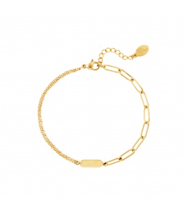 Goudkleurige armband met dubbele ketting en bedel met sterretjes