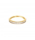 Goudkleurige ring met een rij van witte zirkoonsteentjes