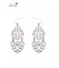 Zilverkleurige oorhangers met een mooi motief