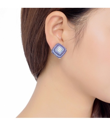 Vierkante blauwe oorclips met blauwe kraaltjes en strass steentjes