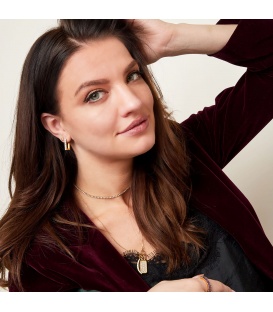 Zilverkleurige halsketting bezet met zirkoonstenen