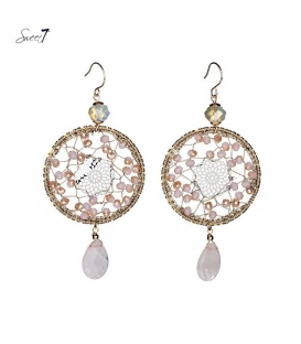 Roze oorhangers met goudkleurig draad 