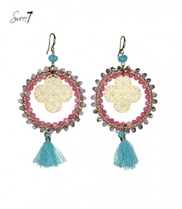 Zilverkleurige oorhangers met paarse kraaltjes en koord met kwast