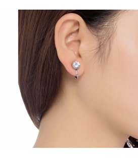 Zilverkleurige oorclips met heldere strass steen
