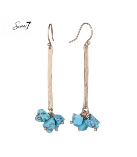 Goudkleurige oorhangers met blauwe parelmoer stukjes