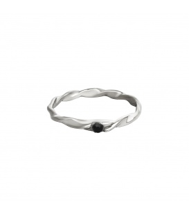 Zilverkleurige gedraaide ring met een klein zirkoonsteentje (16)