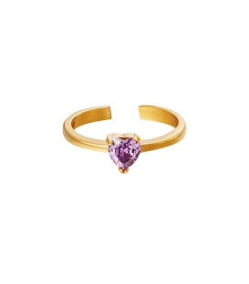 Goudkleurige ring met paarse hart van zirkoonsteen