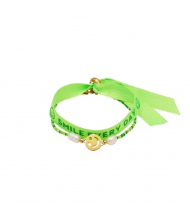 Groen met goudkleurige armbanden set van 2 een stoffen armband en een kralenarmband