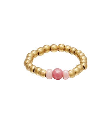 Teenring met goudkleurige kralen en drie lichtroze stenen