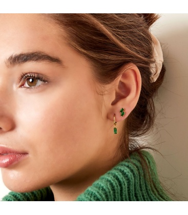 Goudkleurige oorbellen met een rechthoekig roze steen