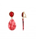 Rood gekleurde oorclips met een rood oorstukje en een goudkleurige rand 